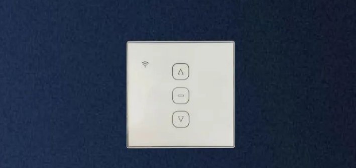 消防聯(lián)動電動開窗機(jī)制造公司高新投三江助火災(zāi)時(shí)迅速開窗排出煙霧，提高逃生效率g
